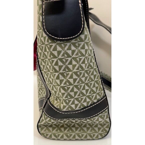 Maxx NY Signature fabric crossbody bag - Picture 6 of 11